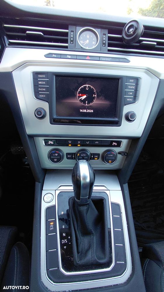 Volkswagen Passat 1.6 TDI (BlueMotion Technology) DSG Comfortline - 12