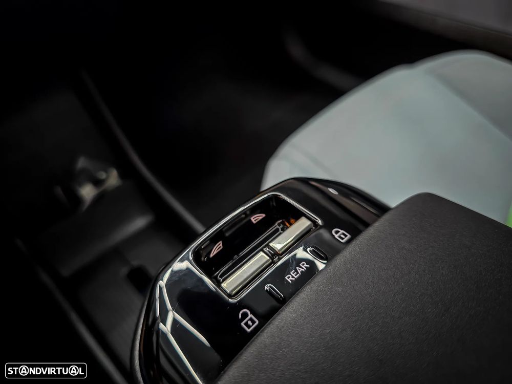 Volvo EX30 Twin Motor Performance AWD Ultra - 35