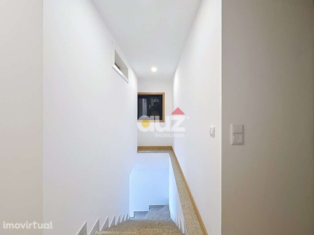 Moradia Geminada Renovada T3 - Grande imagem: 3/27