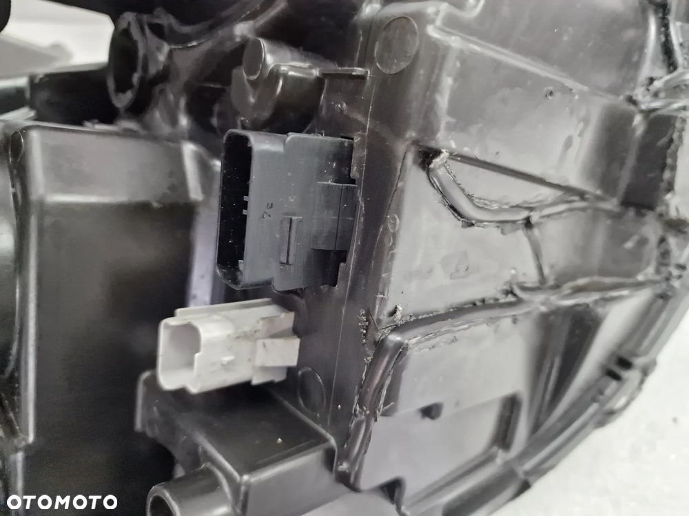 RENAULT CLIO 3 III LIFT 09-12 LEWA LAMPA PRZEDNIA PRZÓD SOCZEWKA , NR 260107046R , NR AUKCJI LA304 - 28