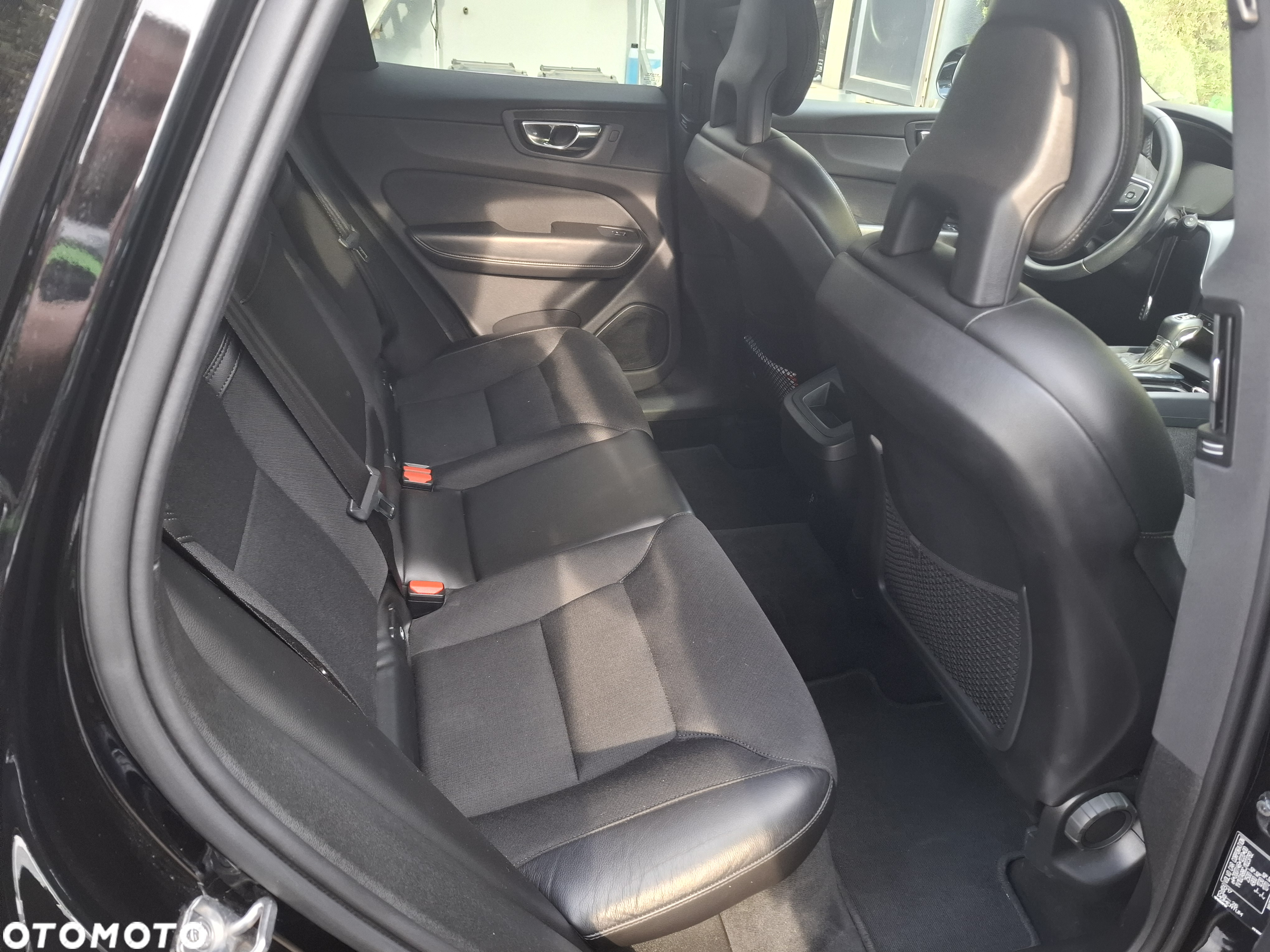 Volvo XC 60 D4 AWD Momentum - 7