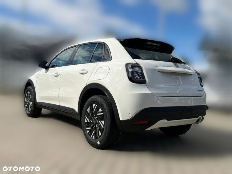 Fiat 600 1.2 Turbo Hybrid eDCT - 6
