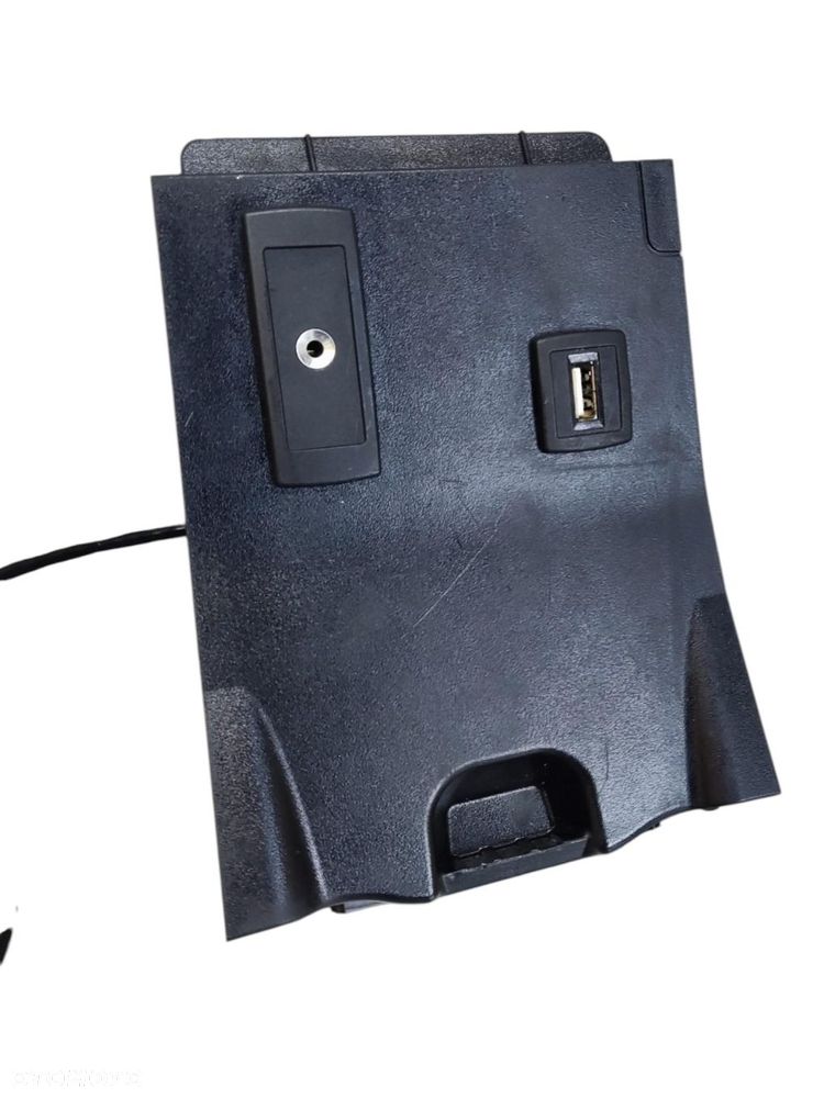 MERCEDES B KLASA W246 GNIAZDO USB AUX  A0009000802 - 3