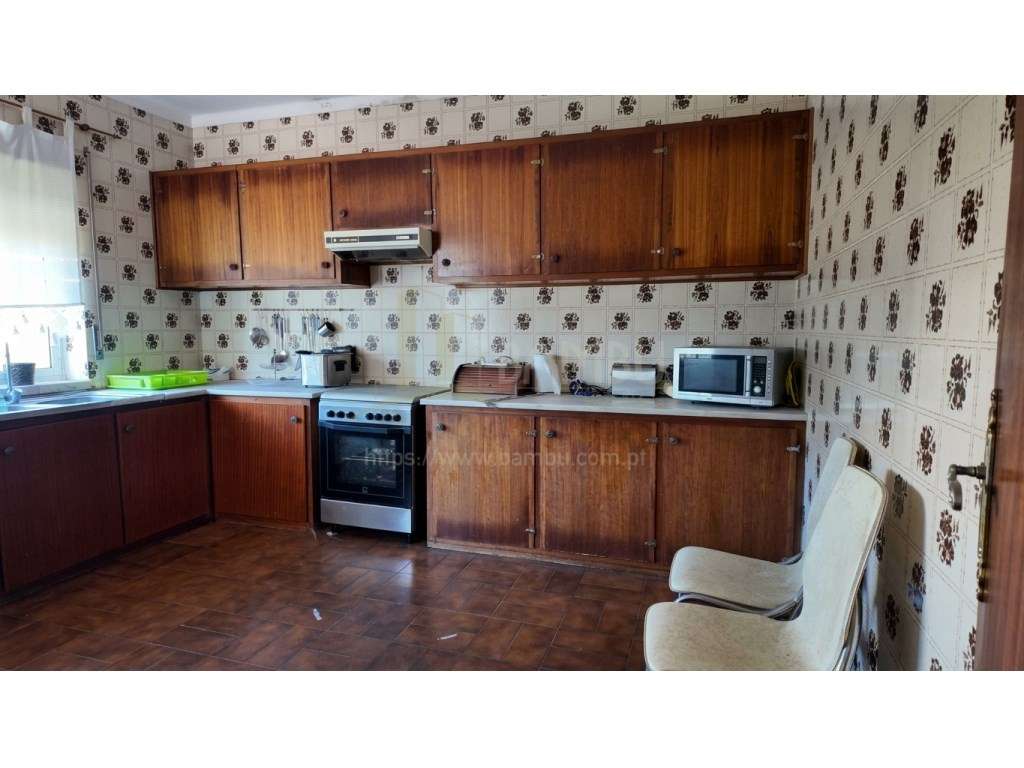 Moradia de 3 pisos com terreno junto ao rio Coura - Venade, Caminha - Grande imagem: 5/43