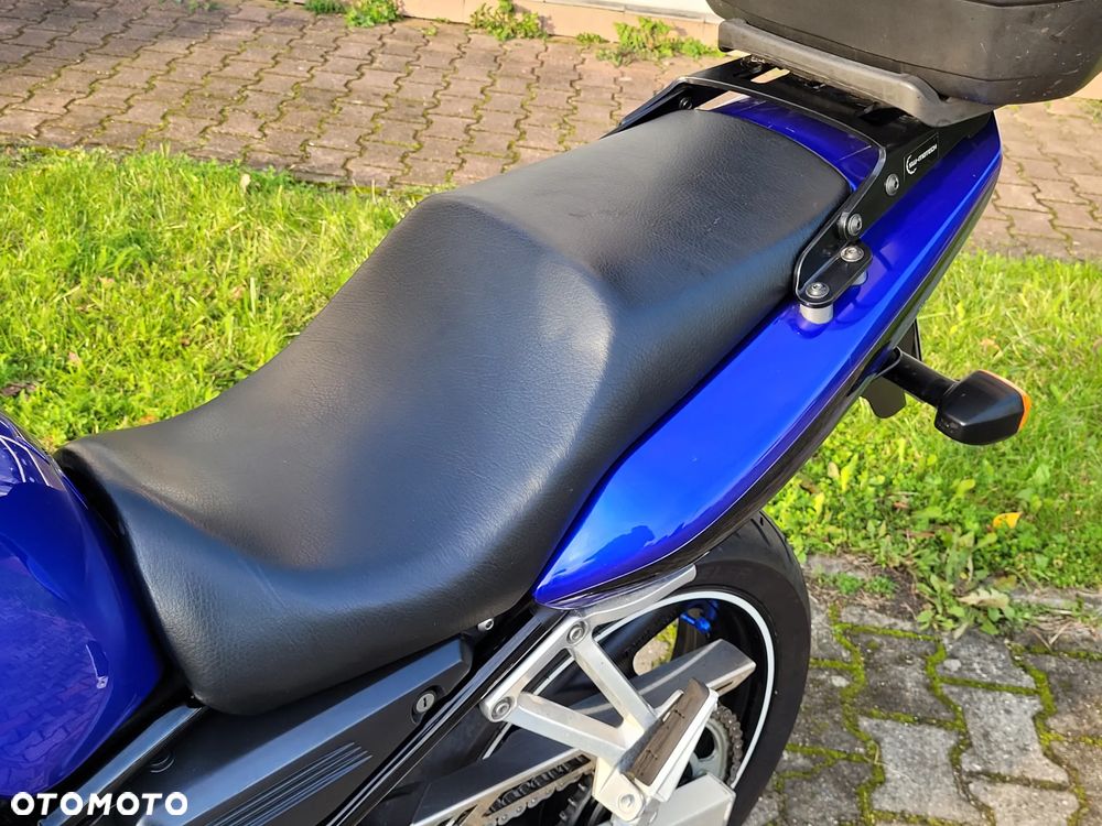 Yamaha FZS - 26