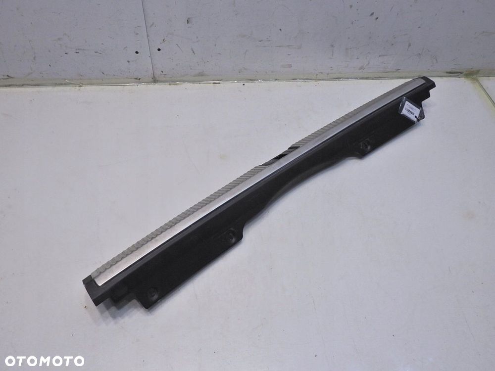 OSŁONA PASA TYLNEGO AUDI A4 B7 AVANT - 8