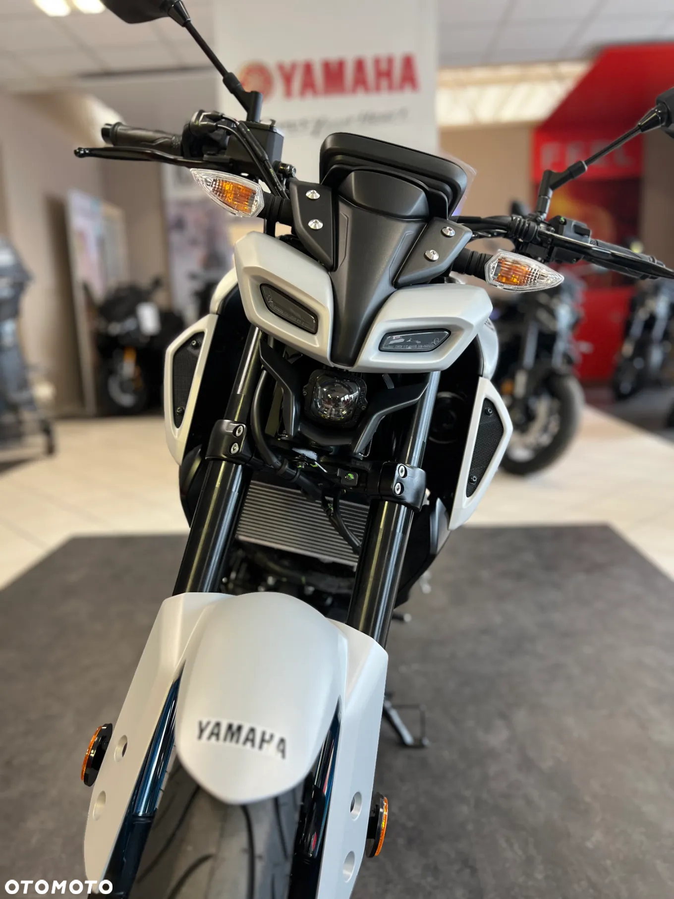 Yamaha MT - 27