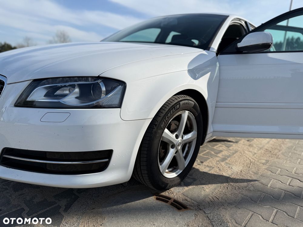 Audi A3 Sportback 1.8 TFSI Ambiente - 8