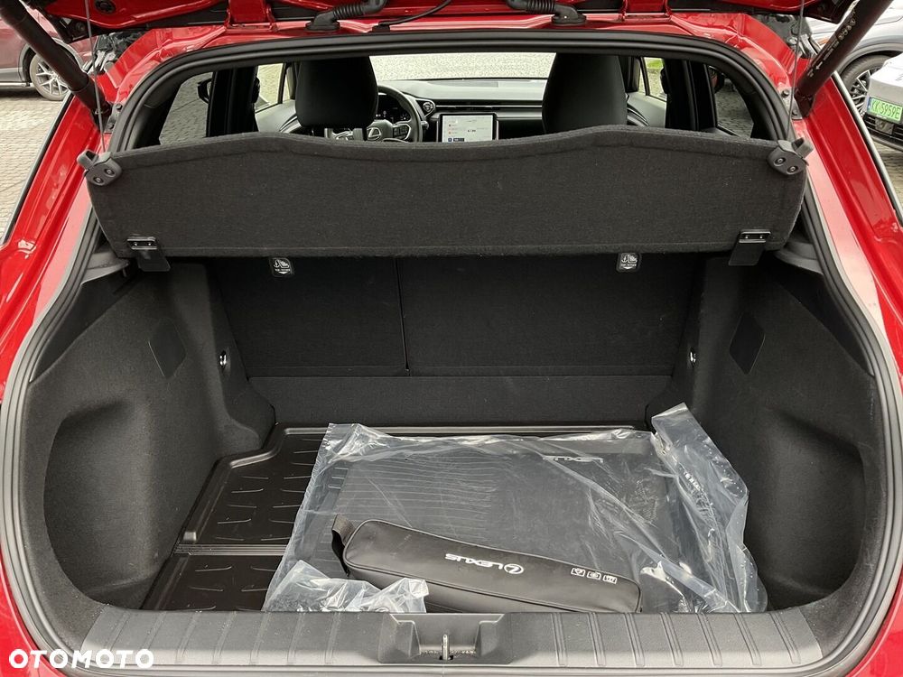 Lexus LBX 1.5 Hybrid Emotion - 29