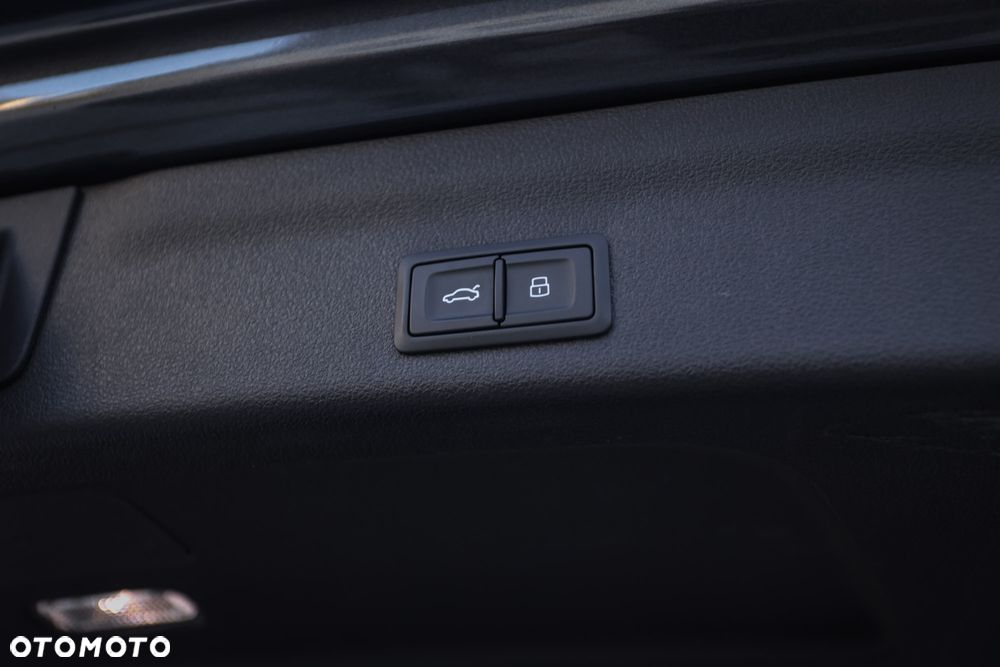 Audi A6 Avant 40 TDI quattro S tronic S line - 23