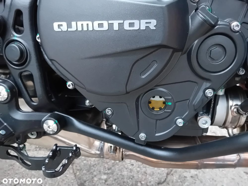 QJMOTOR SRT900SX - 21