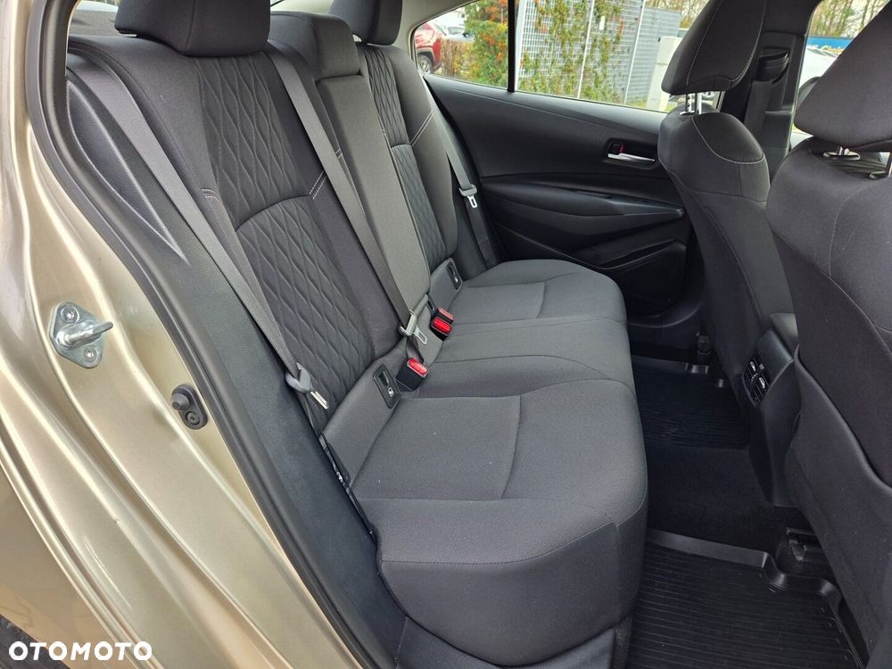 Toyota Corolla - 32