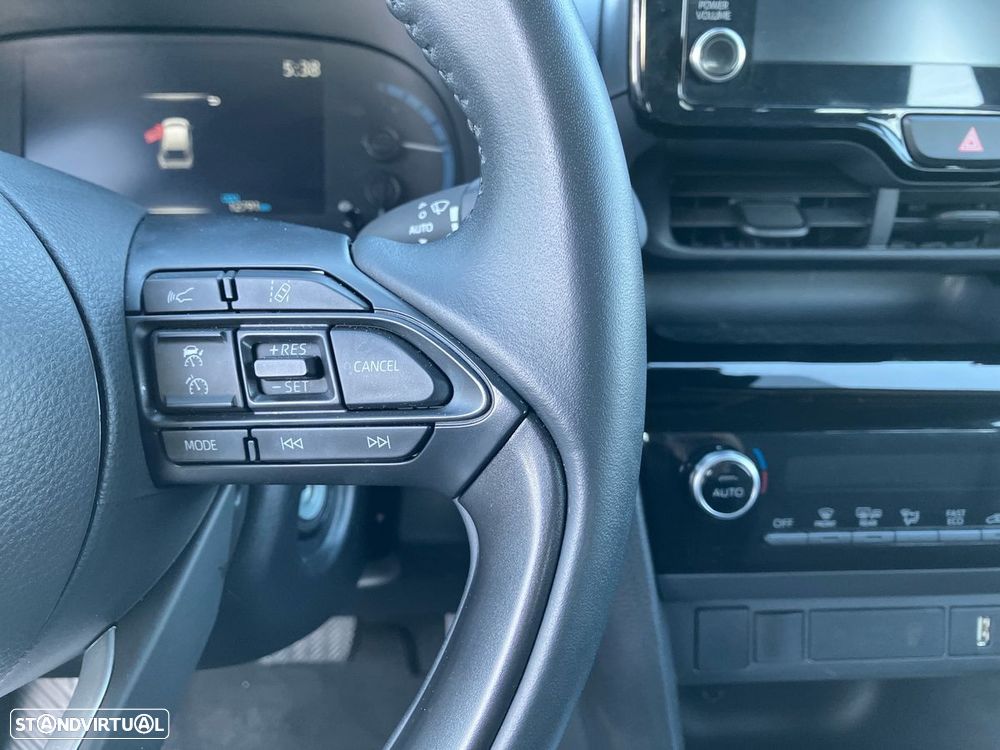 Toyota Yaris Cross 1.5 HDF Comfort Plus - 27