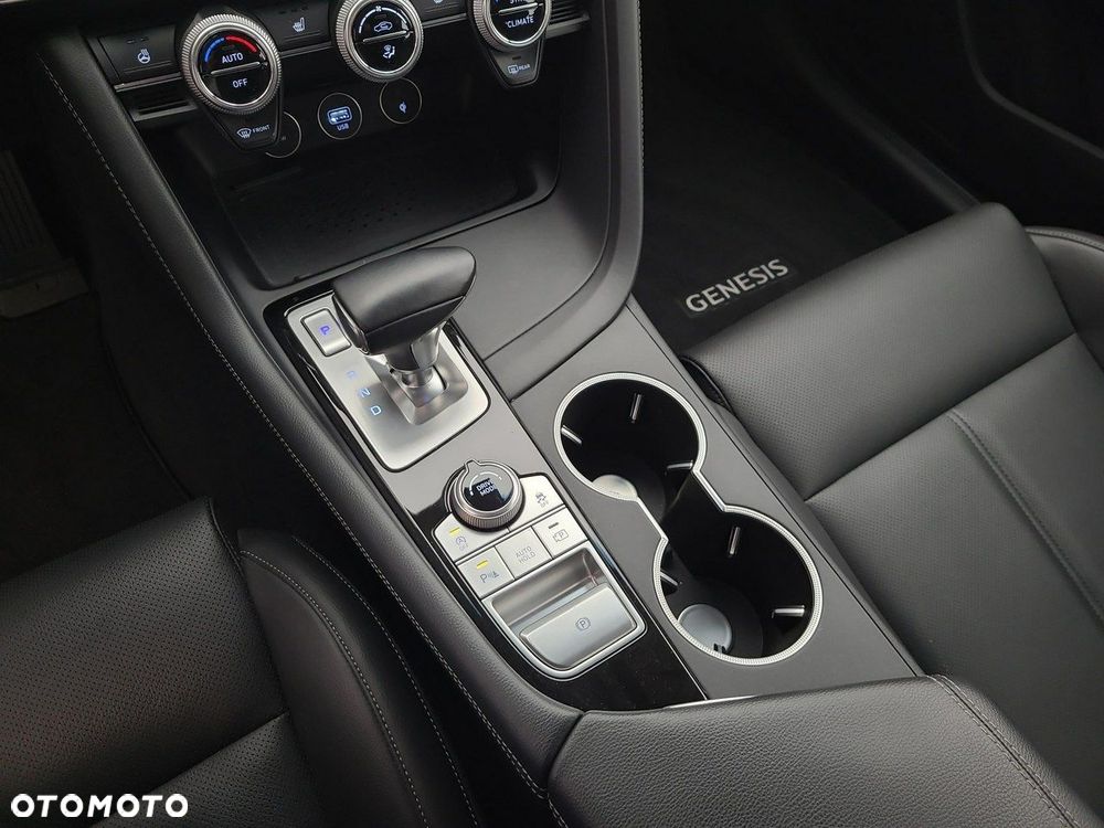 Genesis G70 2.0T RWD 8AT Premium - 16