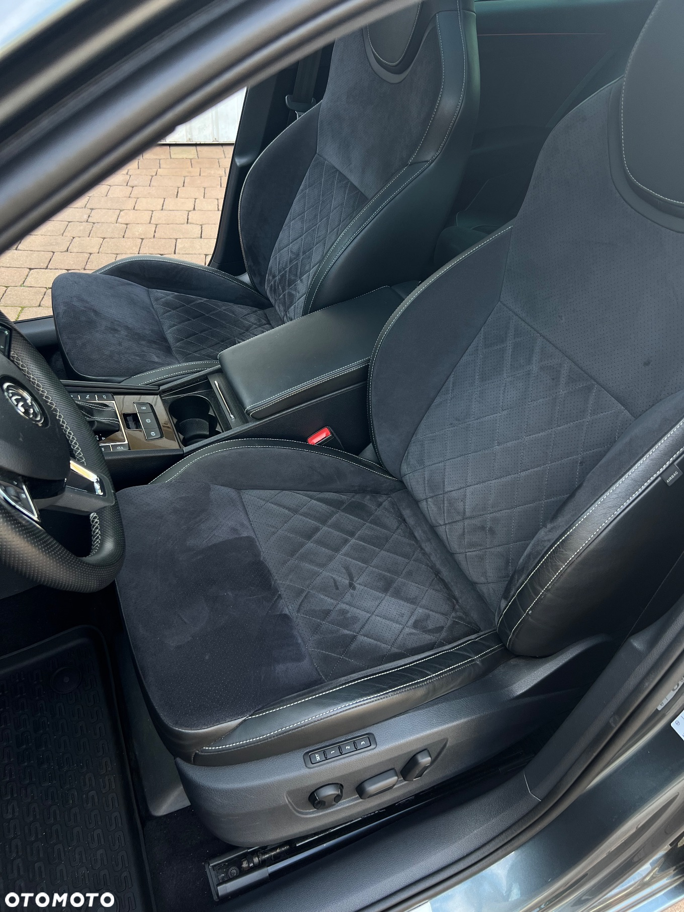 Skoda Superb 2.0 TDI 4x4 Sportline DSG - 8