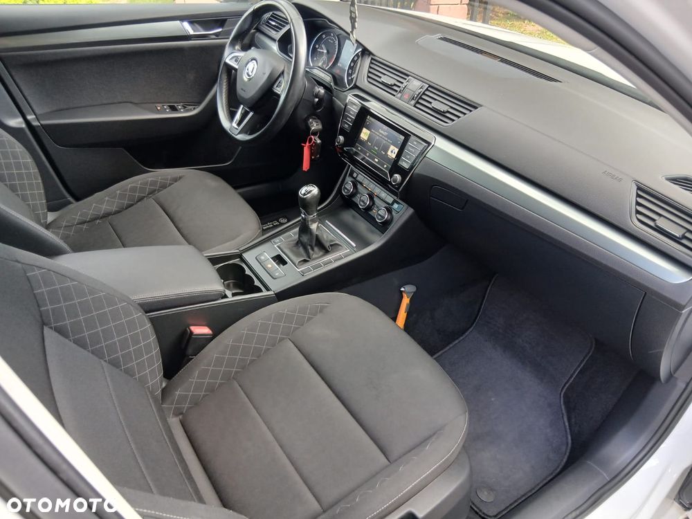 Skoda Superb 1.6 TDI Style - 29