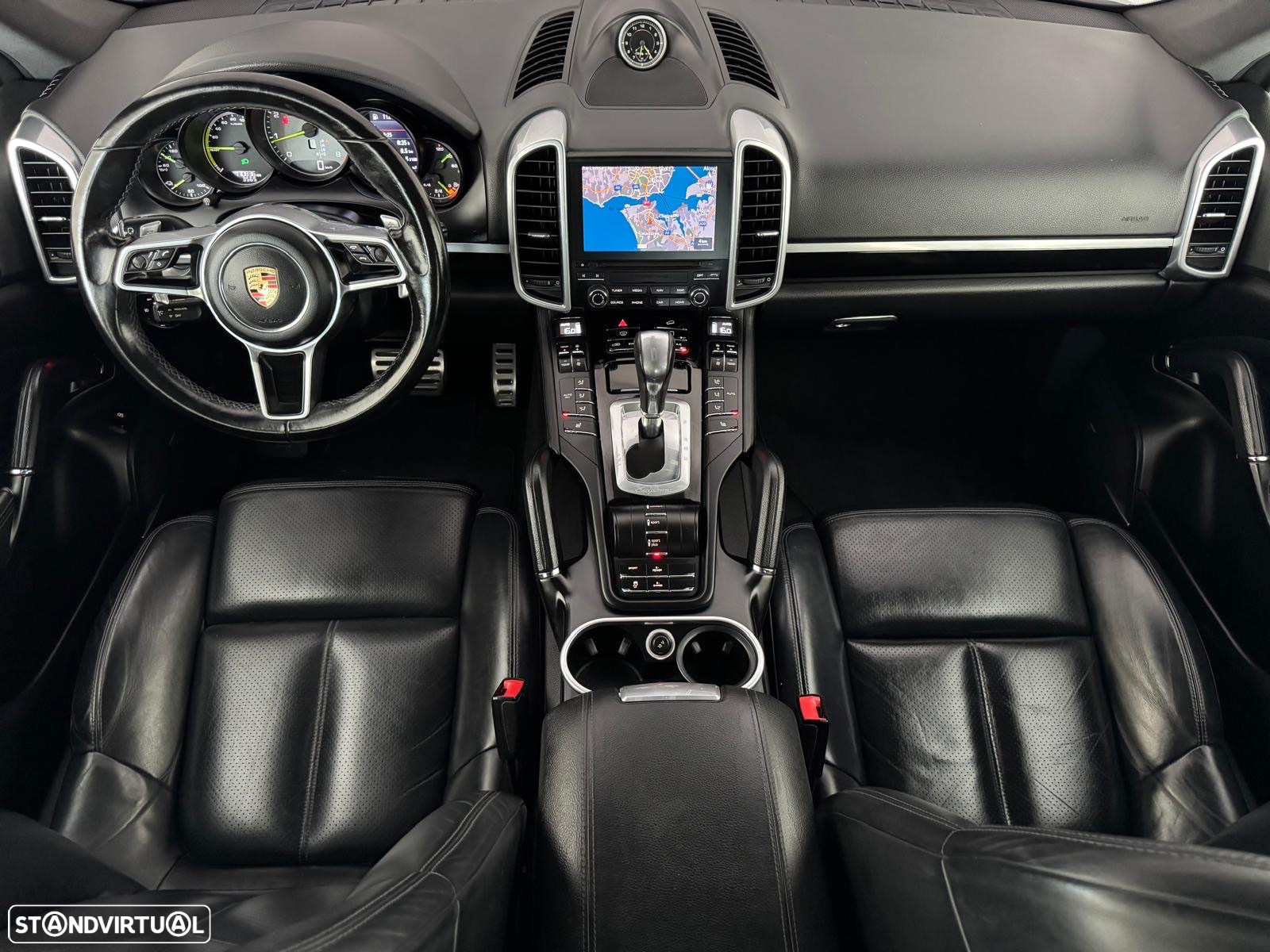 Porsche Cayenne - 21