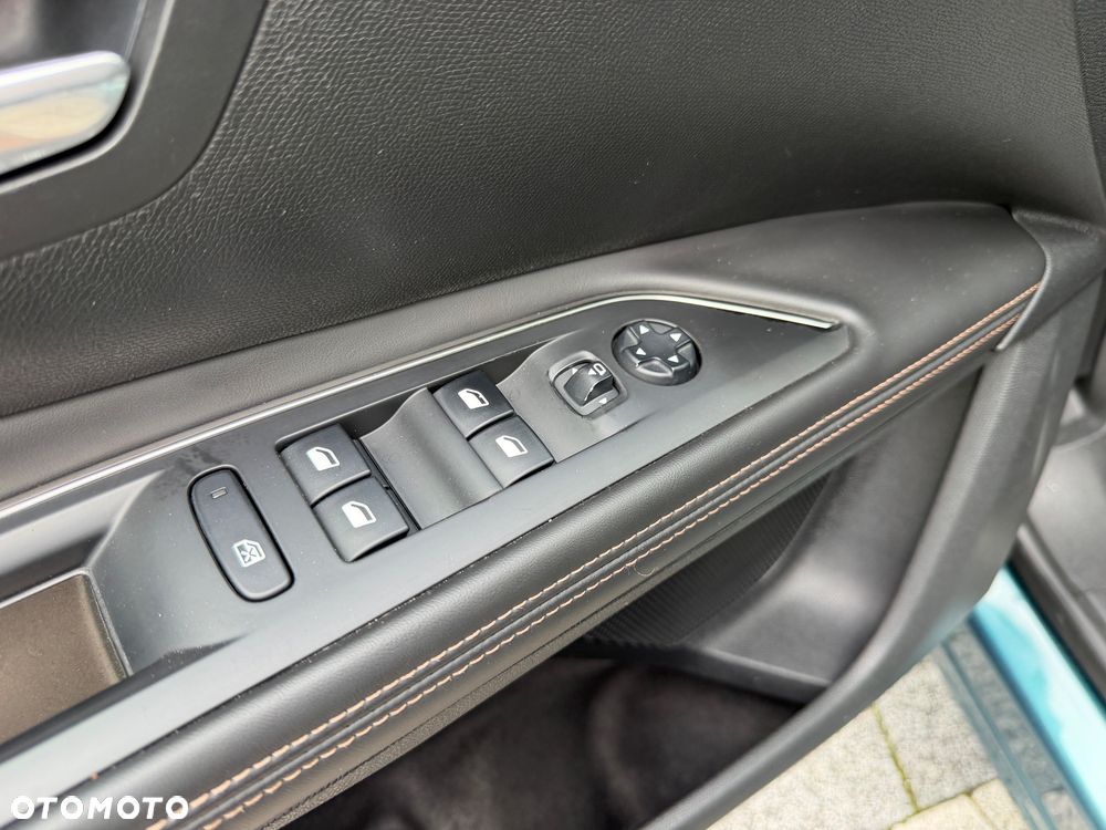 Peugeot 5008 THP 165 EAT6 Allure - 21