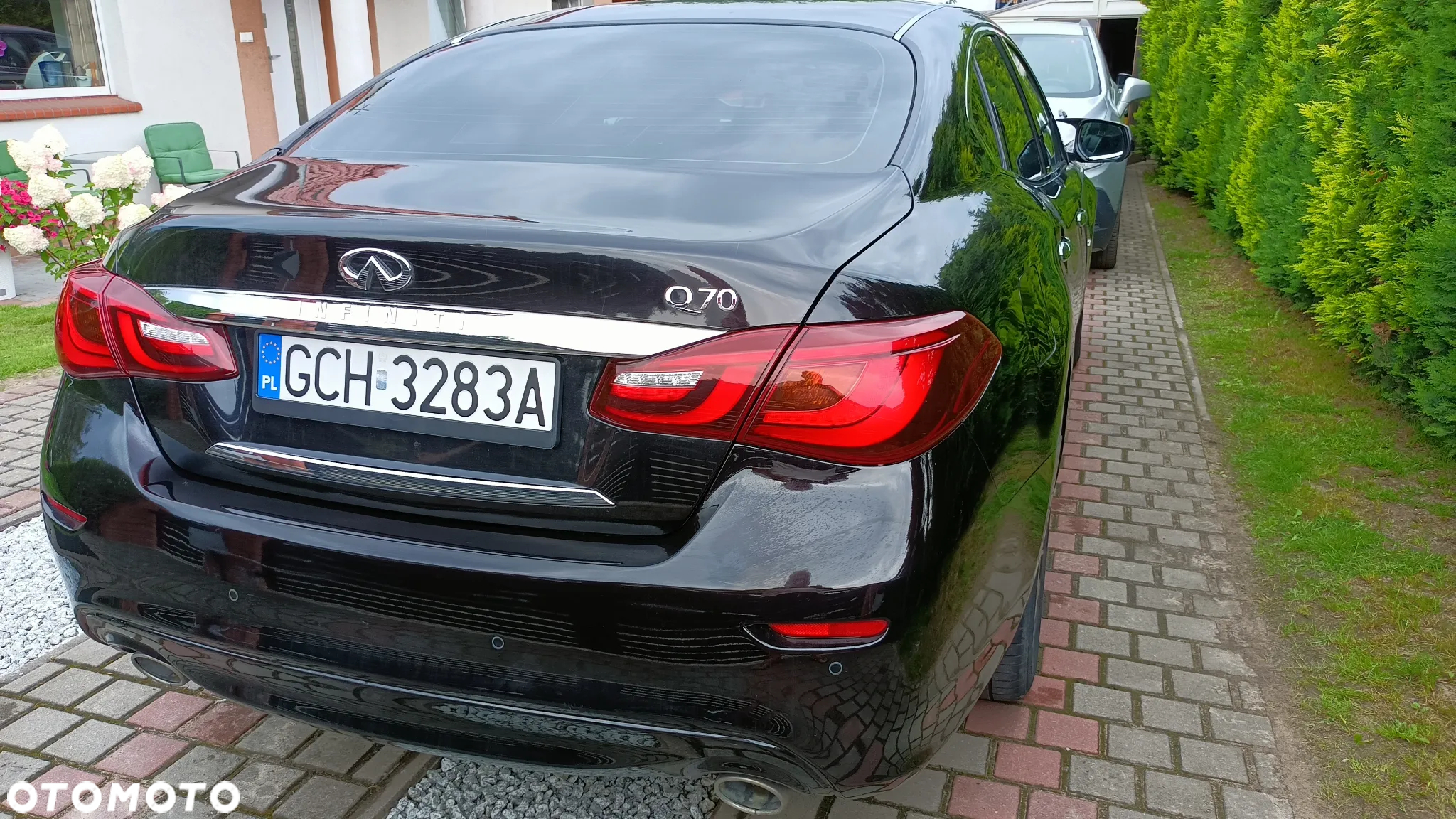 Infiniti Q70 - 24