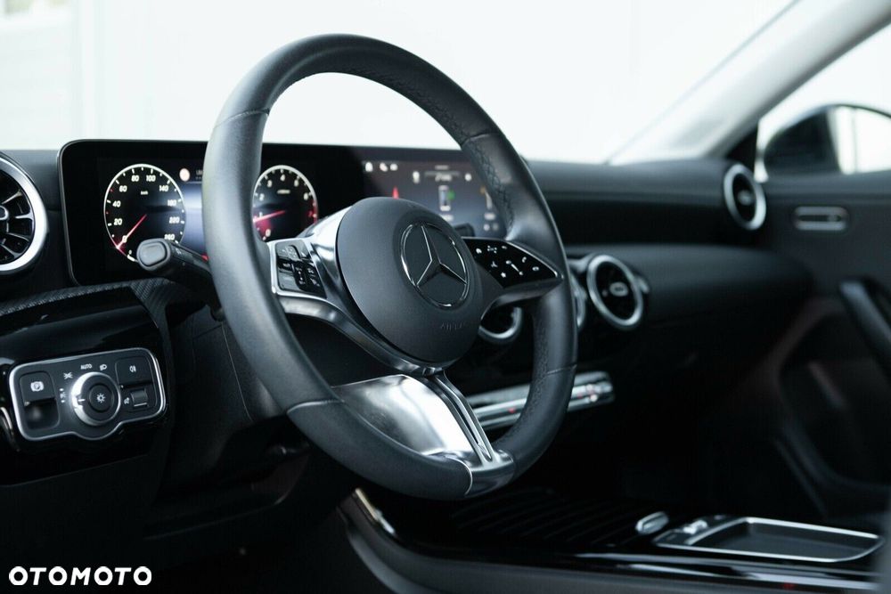 Mercedes-Benz CLA - 17