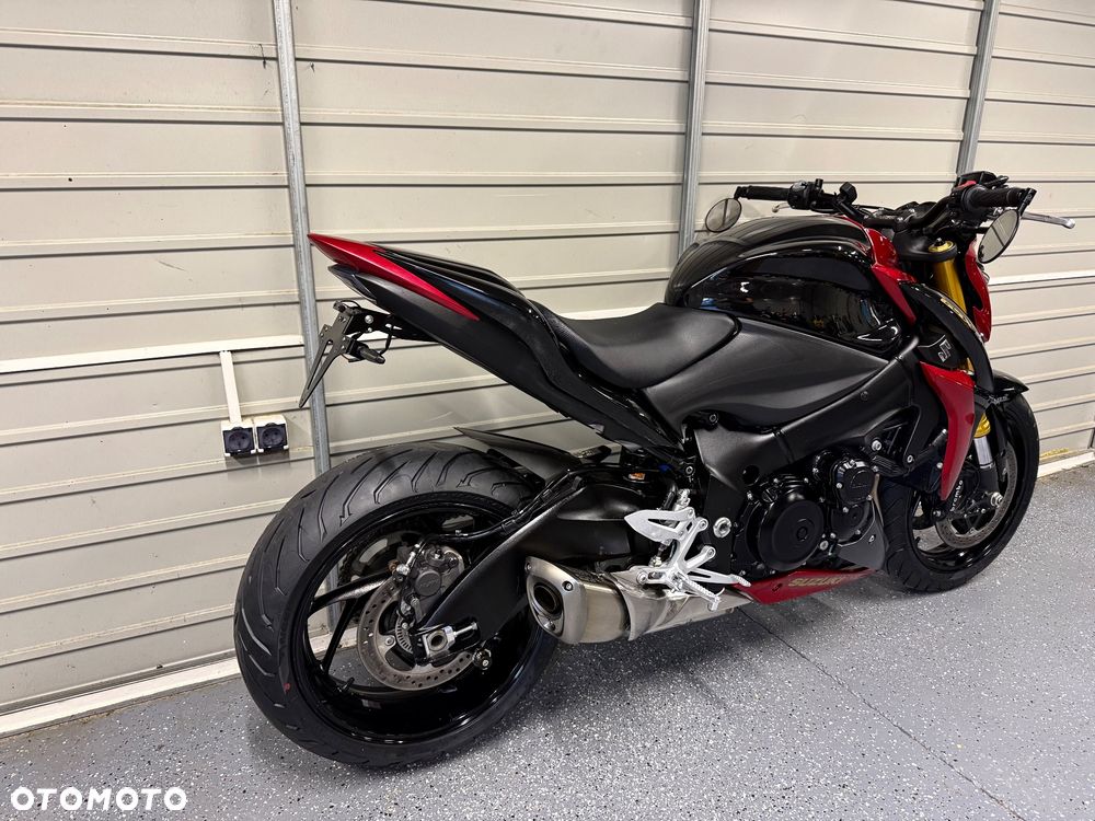 Suzuki GSX - 3
