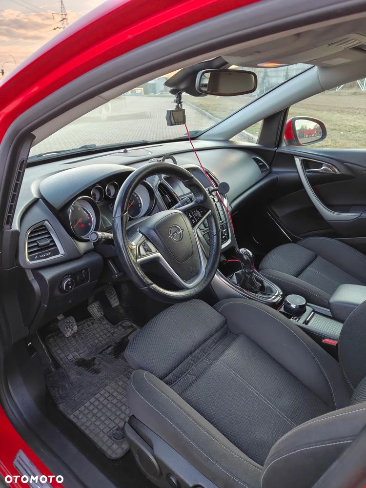 Opel Astra 1.6 T Cosmo - 9