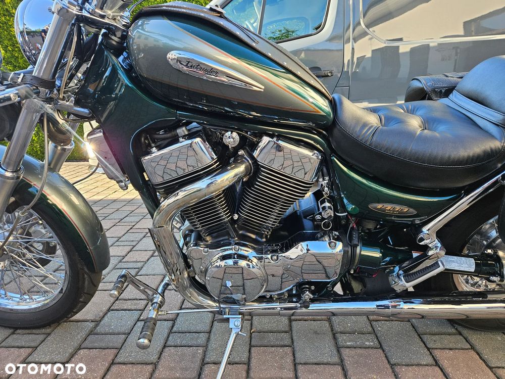 Suzuki Intruder - 22
