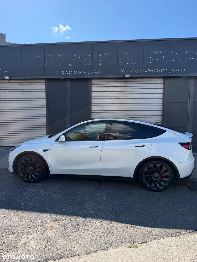 Tesla Model Y Performance AWD - 17