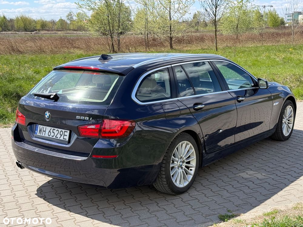 BMW Seria 5 528i - 3
