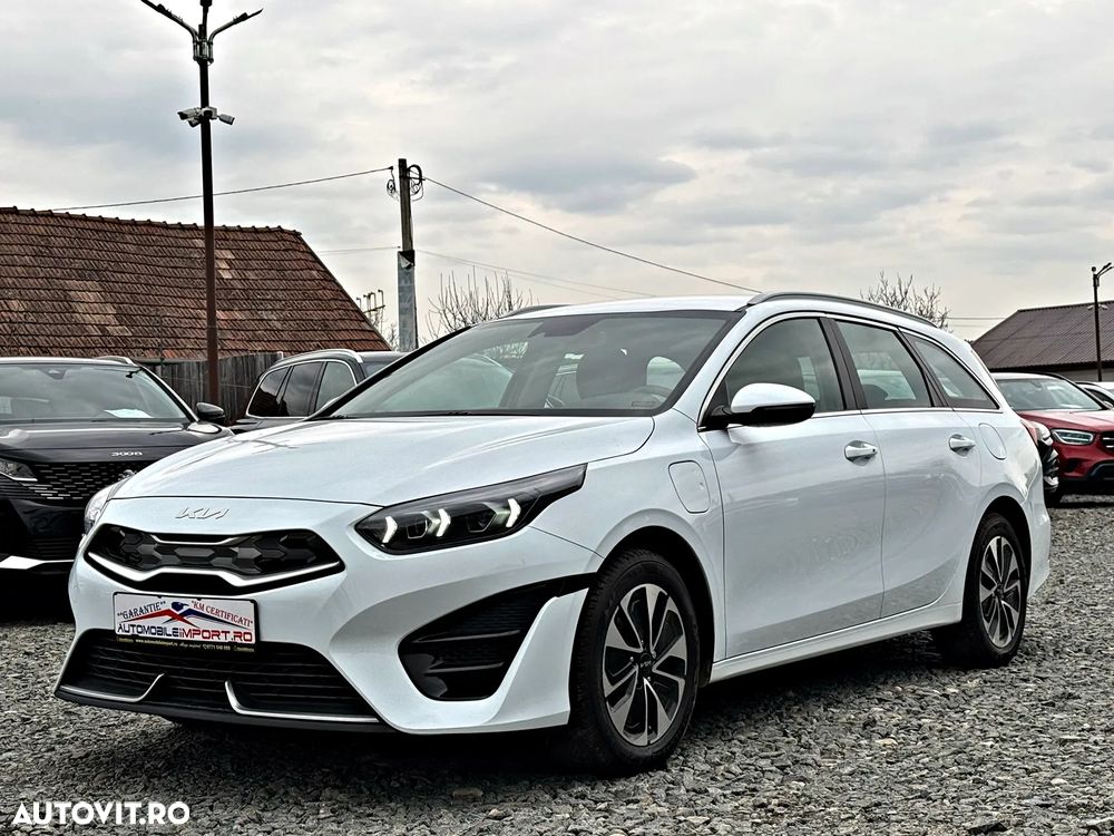 Kia Ceed - 33