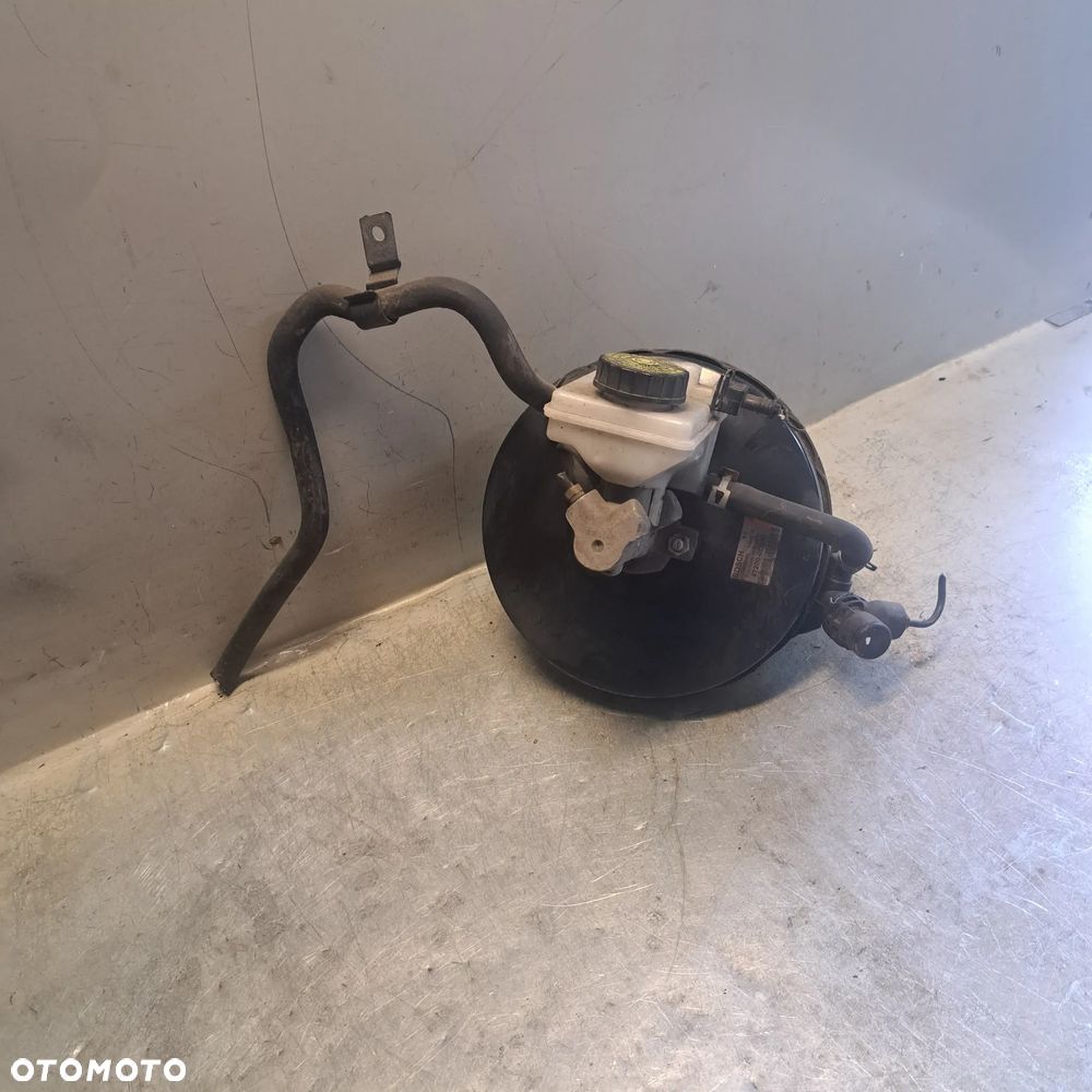 TOYOTA YARIS I SERWO POMPKA HAMULCOWA 47200 OD040 - 1