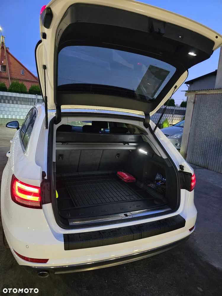 Audi A4 Avant 2.0 TDI S tronic - 16