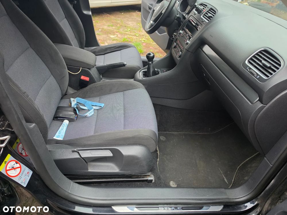 Volkswagen Golf 1.6 TDI DPF BlueMotion Technology Style - 17