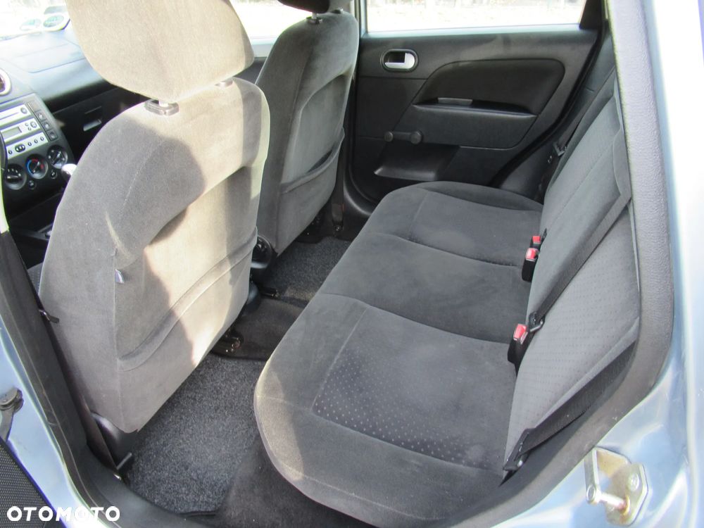 Ford Fiesta 1.4 Ghia - 35