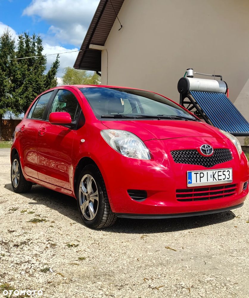 Toyota Yaris 1.3 - 8