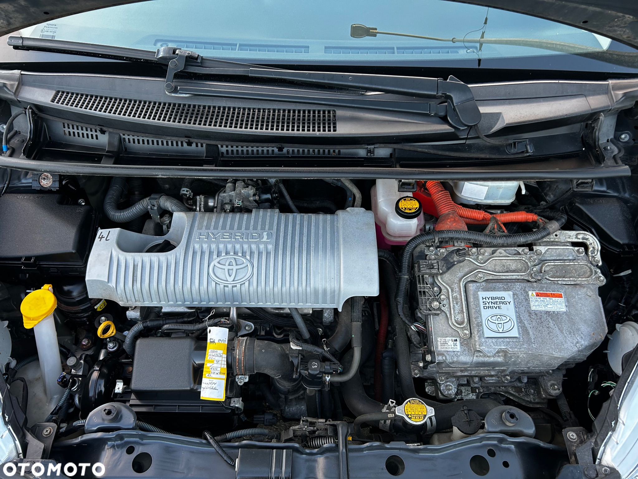 Toyota Yaris Hybrid 1.5 VVT-i - 12