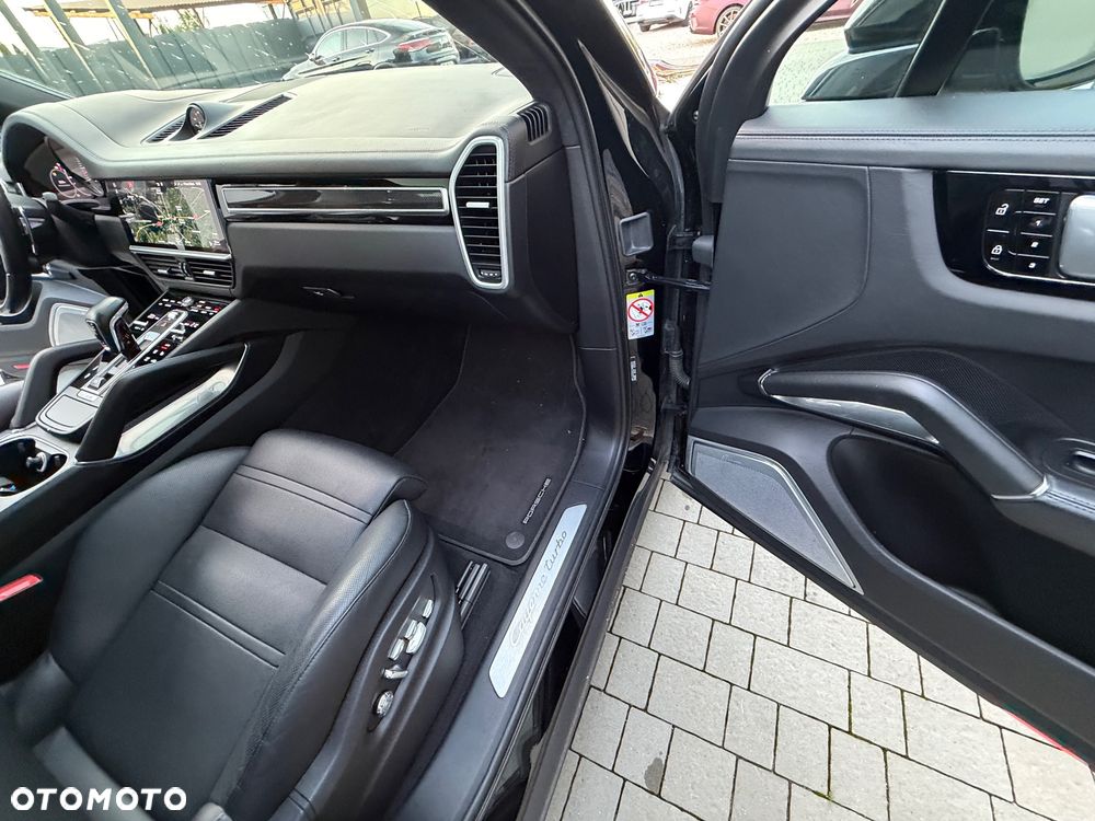 Porsche Cayenne Turbo - 20