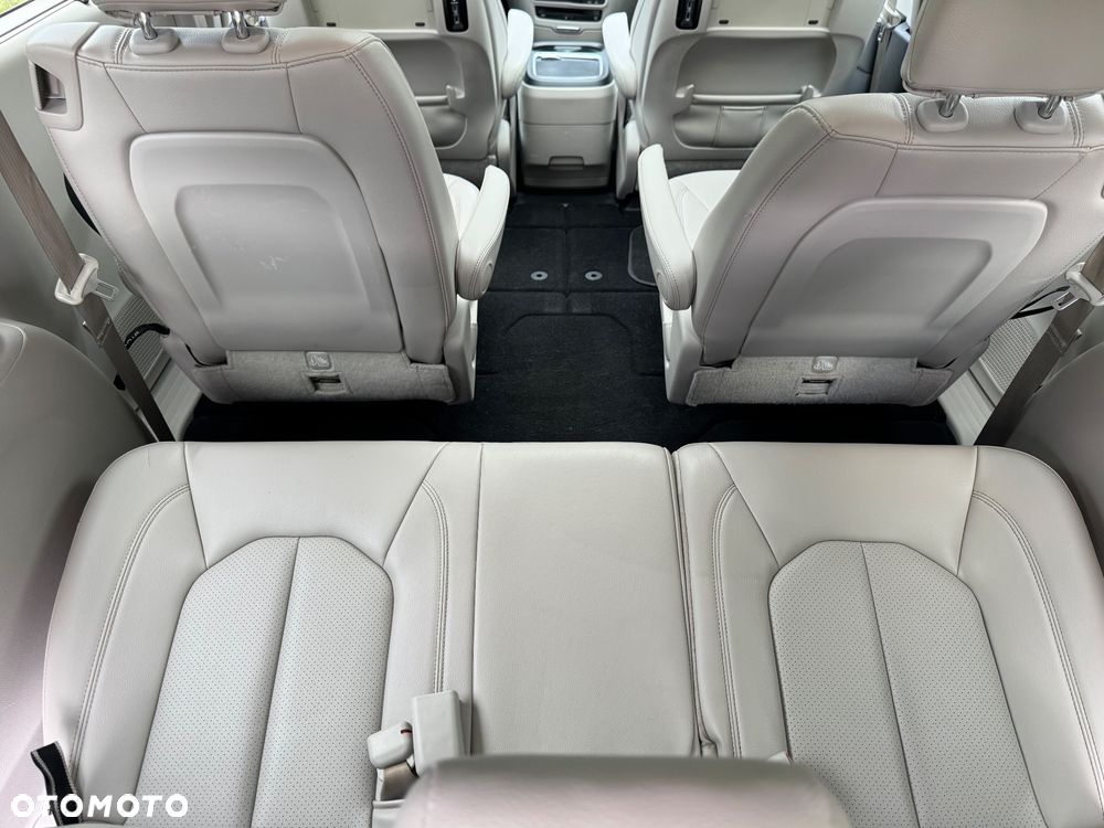 Chrysler Pacifica - 11