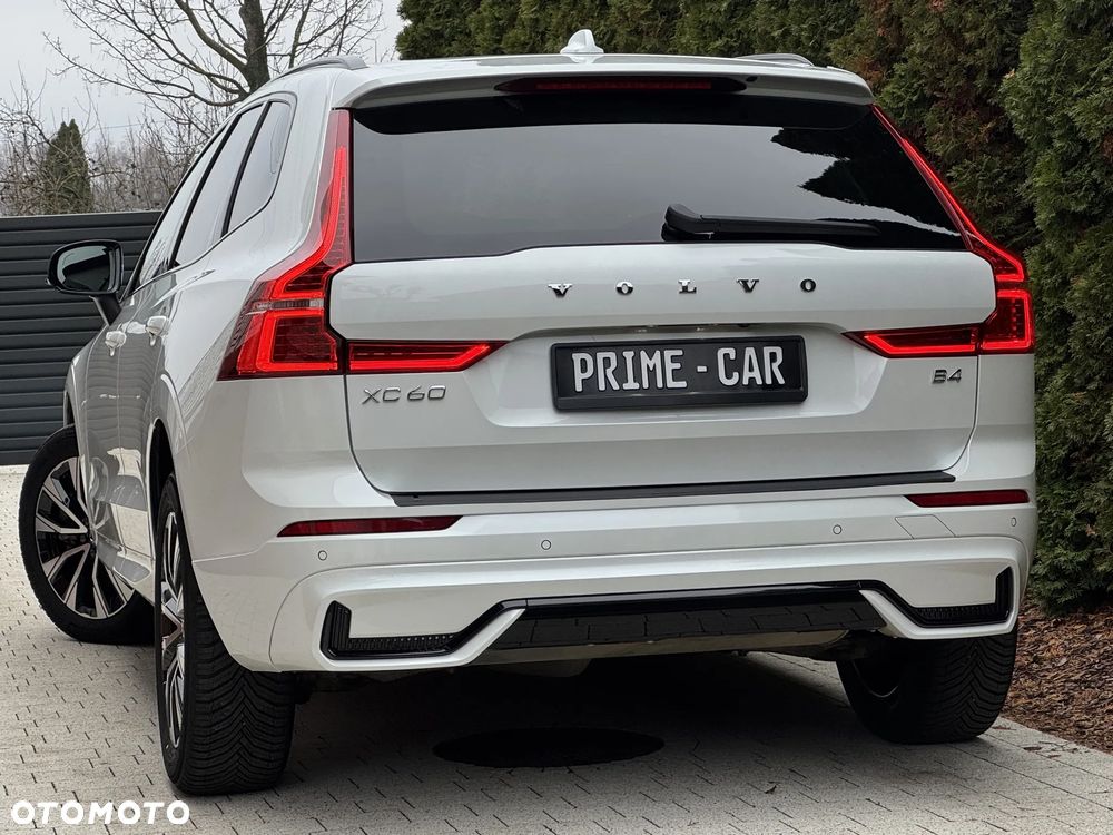 Volvo XC 60 B4 D Plus Dark - 6