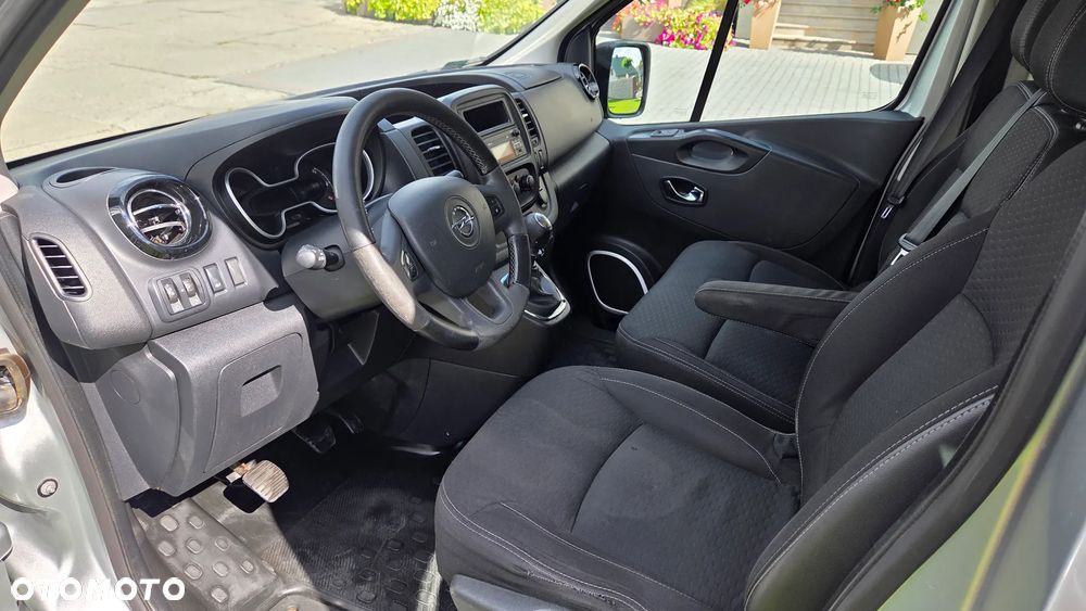 Opel Vivaro - 8