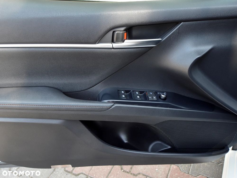 Toyota Camry 2.5 Hybrid Executive CVT - 12