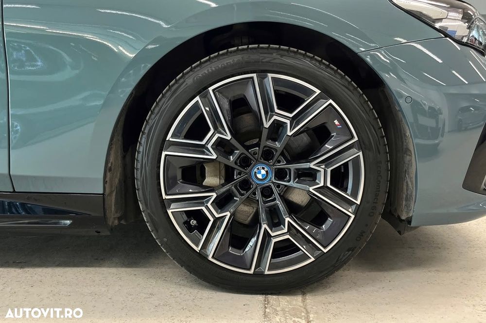 BMW i5 eDrive40 - 10