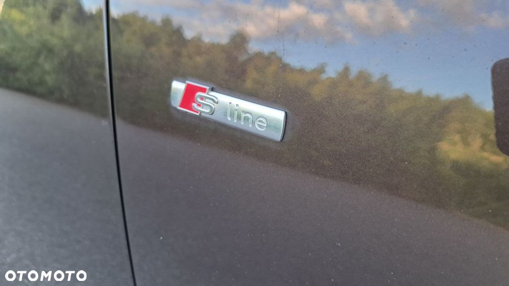 Audi A4 Avant 2.0 TDI - 24