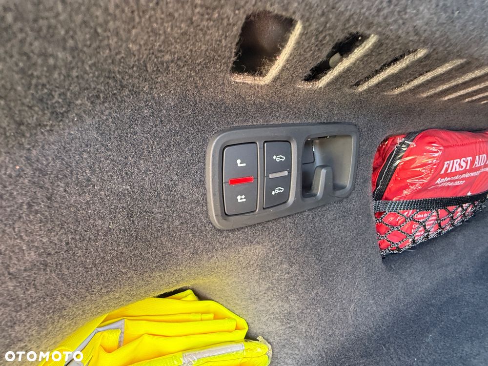 Audi Q8 55 TFSI mHEV Quattro Tiptronic - 23