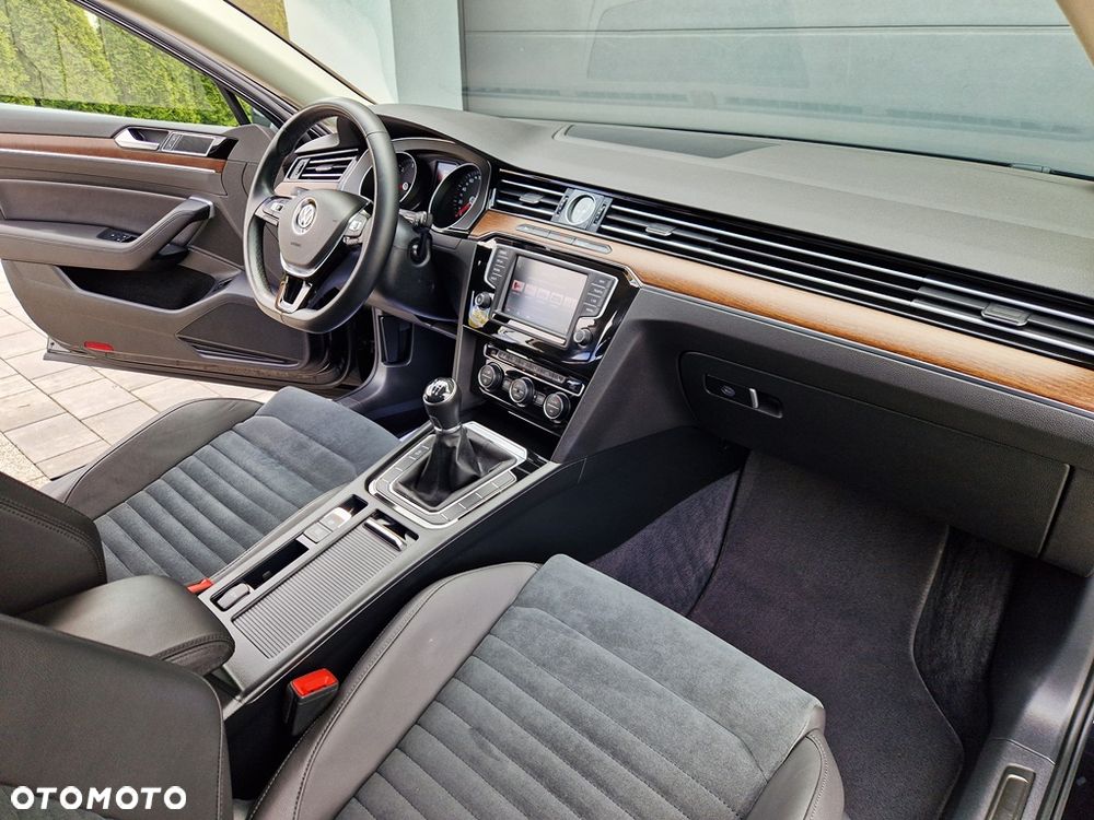 Volkswagen Passat 2.0 TDI (BlueMotion Technology) Highline - 18