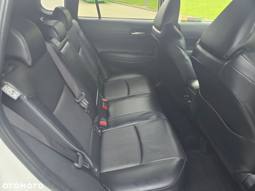 Toyota Corolla Cross 2.0 Hybrid Executive AWD - 22