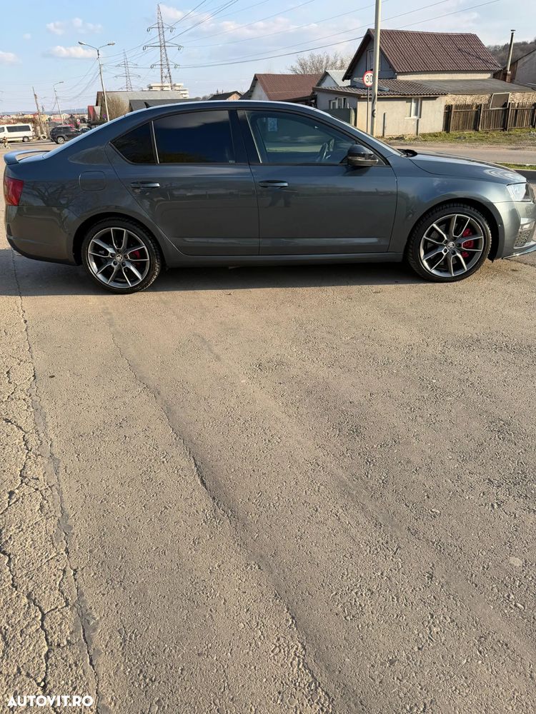 Skoda Octavia 2.0 TDI DSG RS - 8