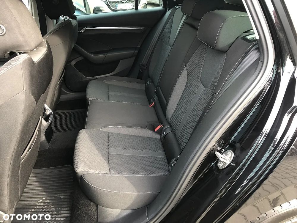 Skoda Octavia 2.0 TDI SCR Style DSG - 10