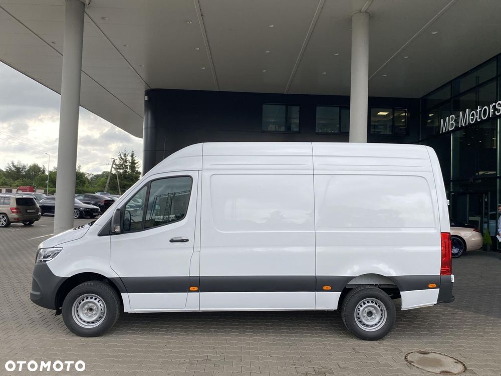 Mercedes-Benz Sprinter - 10