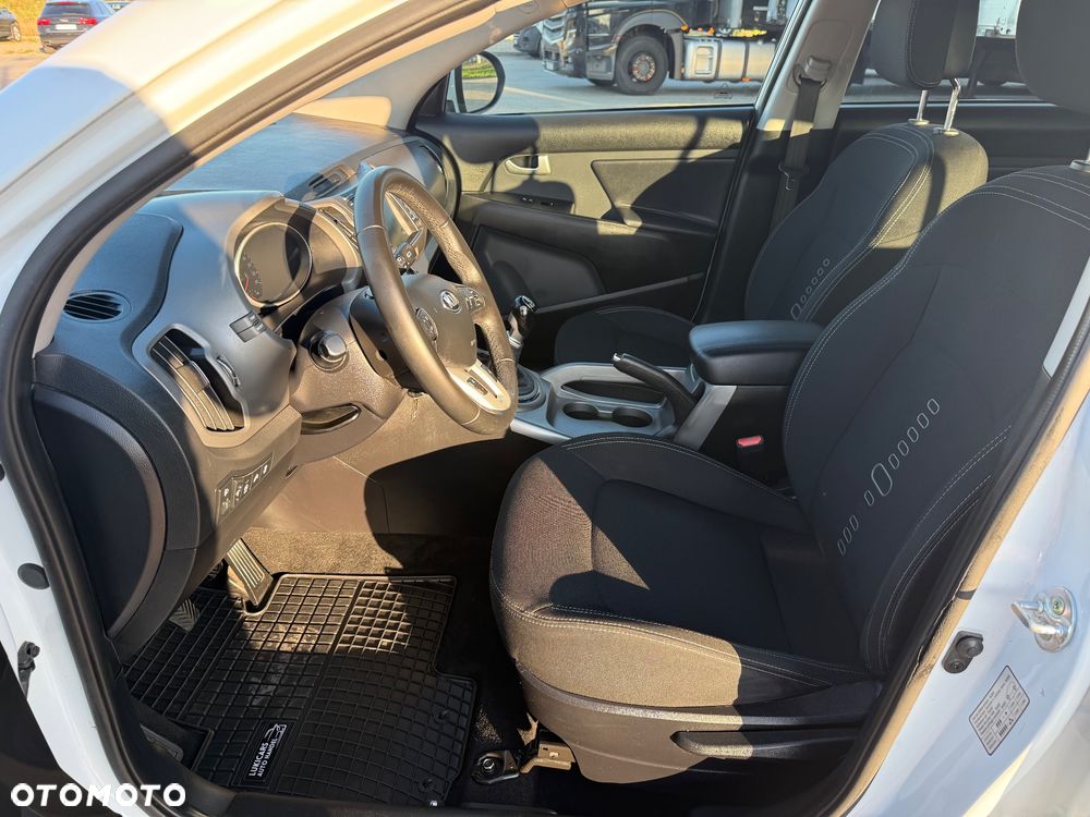 Kia Sportage 1.7 CRDI 2WD Dream-Team Edition - 25
